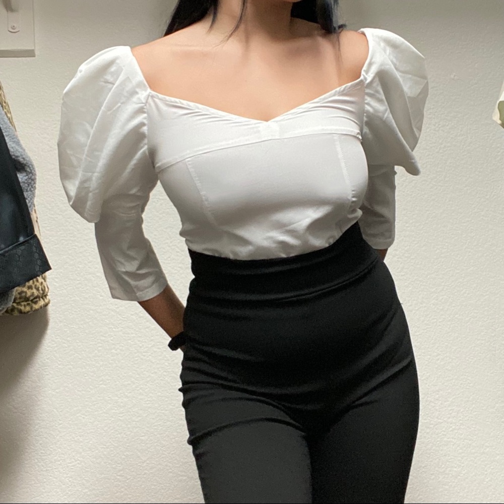 Beautiful white puff sleeve blouse